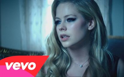 AVRIL LAVIGNE – Το Twitter πήρε ‘φωτιά’ σχετικά με φήμες για την υγεία της…