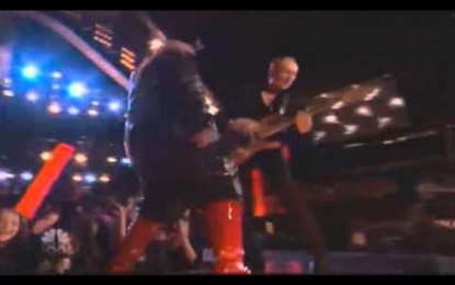 DEF LEPPARD + GUESTS – ‘Pour Some Sugar On Me’ Video on ‘The Voice’