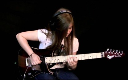 TINA S – 15χρονη κιθαρίστρια ‘σκίζει’ το solo του ‘Comfortably Numb’ των PINK FLOYD