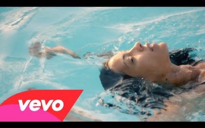 ARCTIC MONKEYS – Δείτε το νέο video του ‘Snap Out Of It’