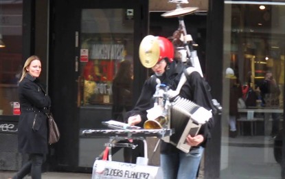 Swedish One-Man Band performs a cover of the ‘Star Wars’ Theme Song