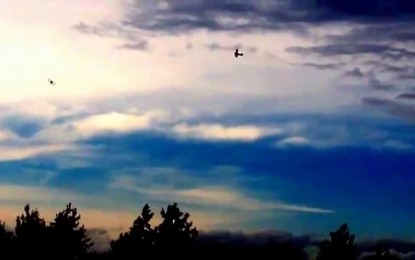 IRON MAIDEN – Δείτε τον BRUCE DICKINSON να πετάει με ρέπλικα αεροπλάνο πάνω από το Sonisphere Festival