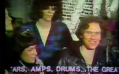 RAMONES – Δείτε ένα πολύ σπάνιο διαφημιστικό τους για το ‘House Of Guitars’ με αφορμή τον θάνατο του αξέχαστου ΤΟΜΜΥ RΑΜΟΝΕ