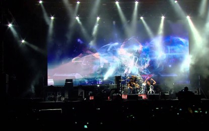 2CELLOS – Παίζουν live το ‘Thunderstruck’ των AC/DC!