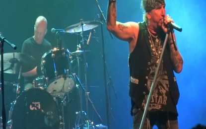 JACK RUSSELL’S GREAT WHITE – Τραγουδάει ζωντανά το κλασσικό ‘Immigrant Song’ των LED ZEPPELIN