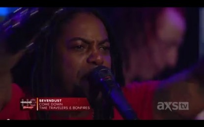 SEVENDUST – Παίζουν live το ‘Come Down’ στο Gothic Theater του Denver