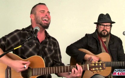 LIVE – Δείτε να παίζουν live το ‘I Alone’ στο  HardDrive Radio