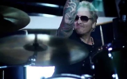 Mark Plummer, Billy Ray Cyrus, Steve Stevens, Paul ILL & Nicolette Plummer – ‘Do What I Do’ (VIDEO)
