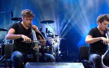 2CELLOS – Παίζουν live το ‘With Or Without You’ των U2!