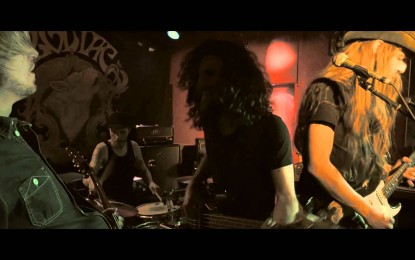 ZODIAC – Δείτε το ΝΕΟ live video του ‘Holding On’