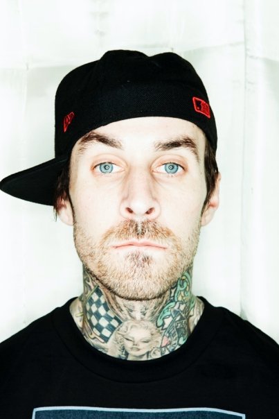 TRAVIS BARKER (BLINK 182) – Check his Halloween costume