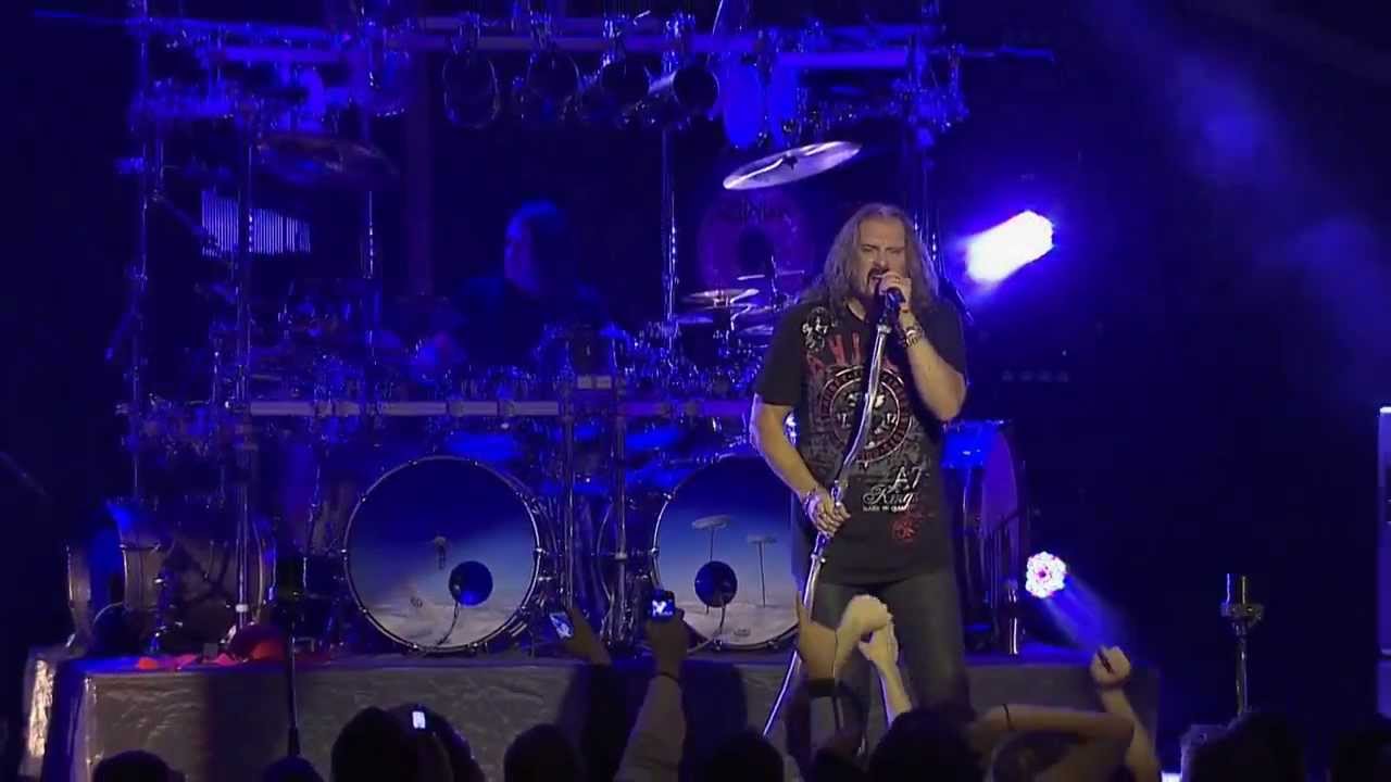 DREAM THEATER – ”On The Backs Of Angels” & ”Pull me Under” live from their new DVD (VIDEOS)