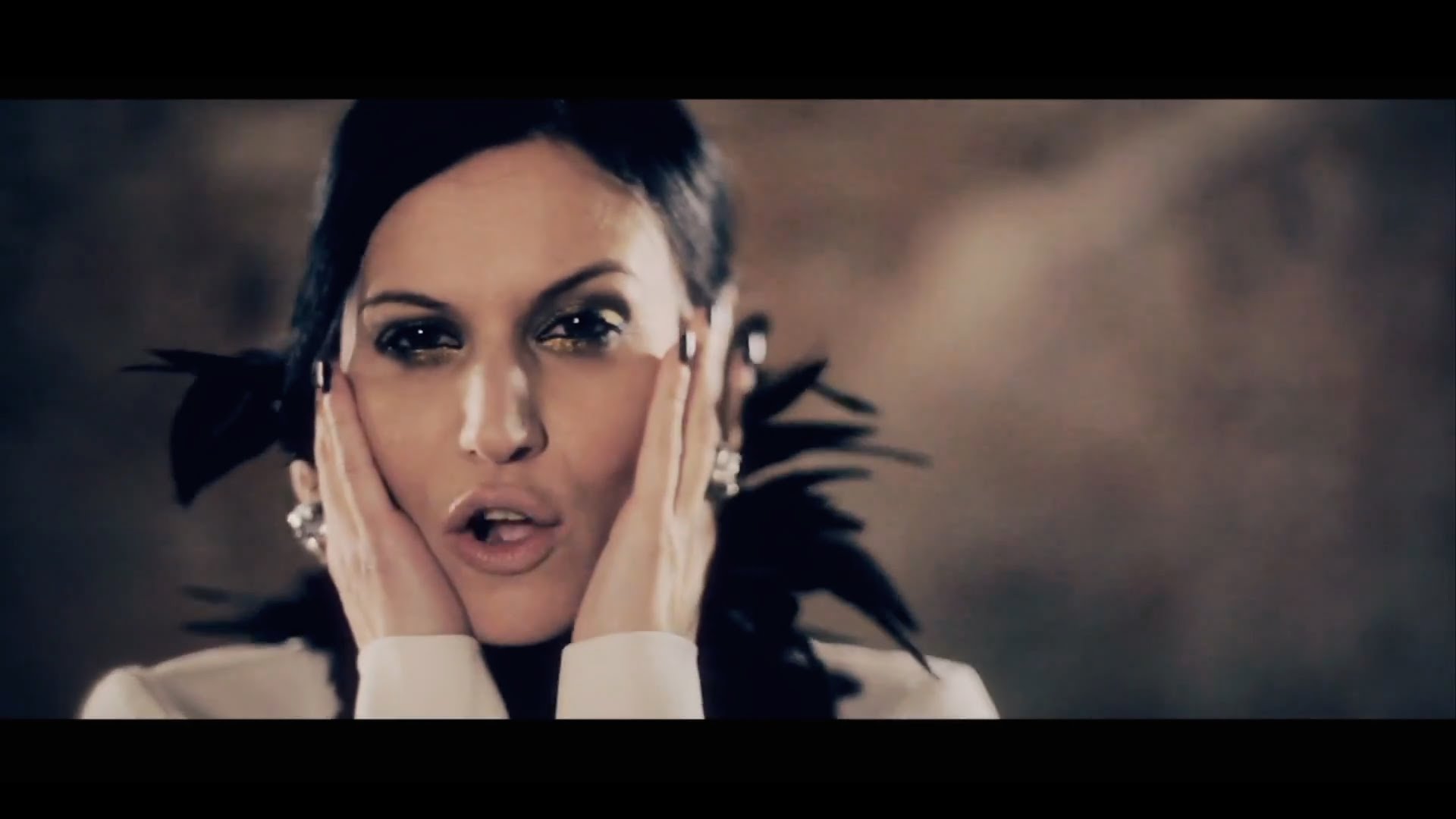 LACUNA COIL – ‘I Forgive (But I Won’t Forget Your Name)’ from their album ‘Broken Crown Halo’ (VIDEO)