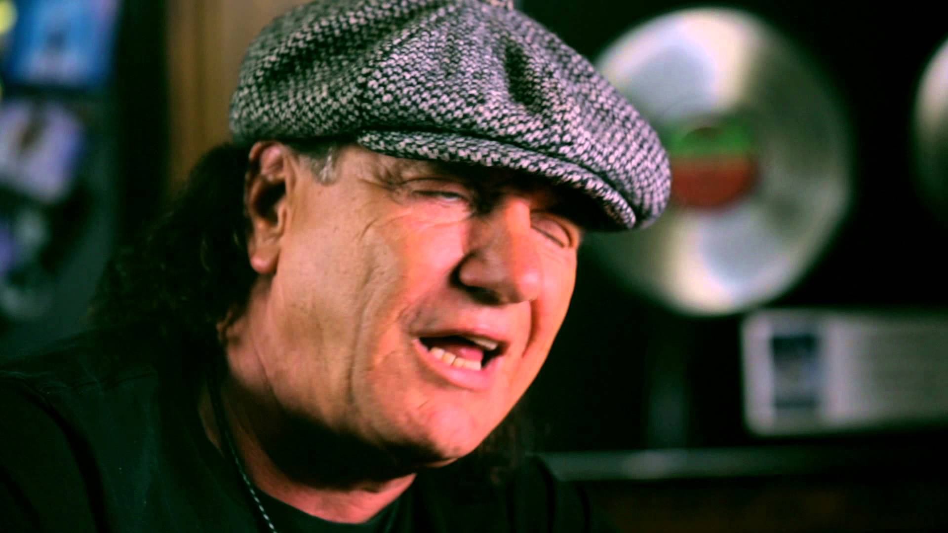 BRIAN JOHNSON (AC/DC) – Μιλάει για την Rolls-Royce Phantom Car (Video)