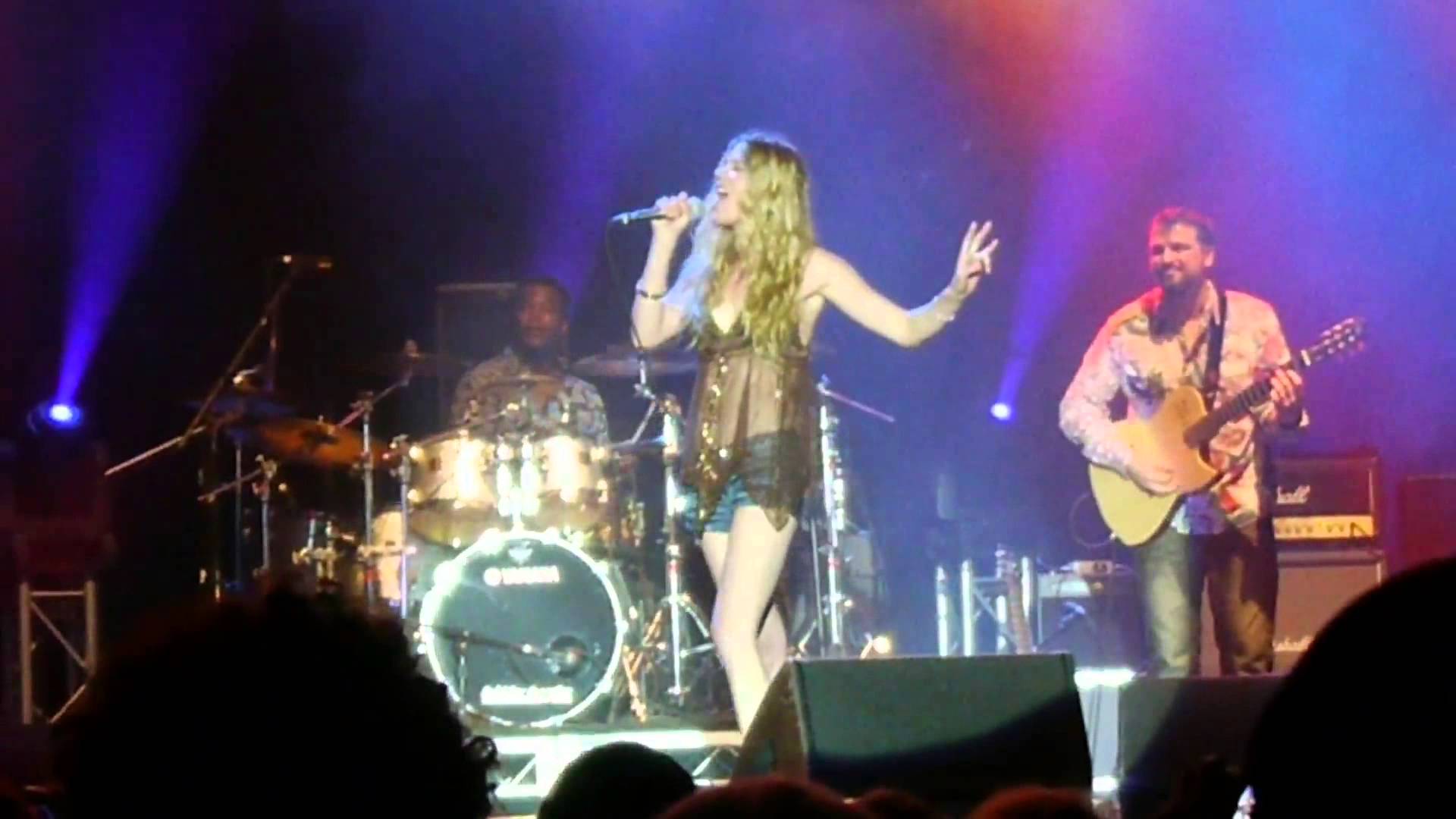 JOSS STONE – Μαζί με τον JEFF BECK στο Byron Bay Bluesfest 2014