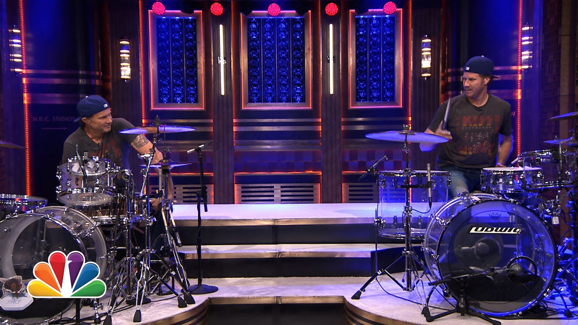 WILL FERRELL vs CHAD SMITH – Δείτε την μεγάλη μάχη…