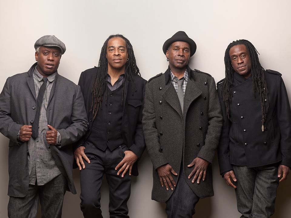 LIVING COLOUR – Κυκλοφορούν το δικό τους κρασί