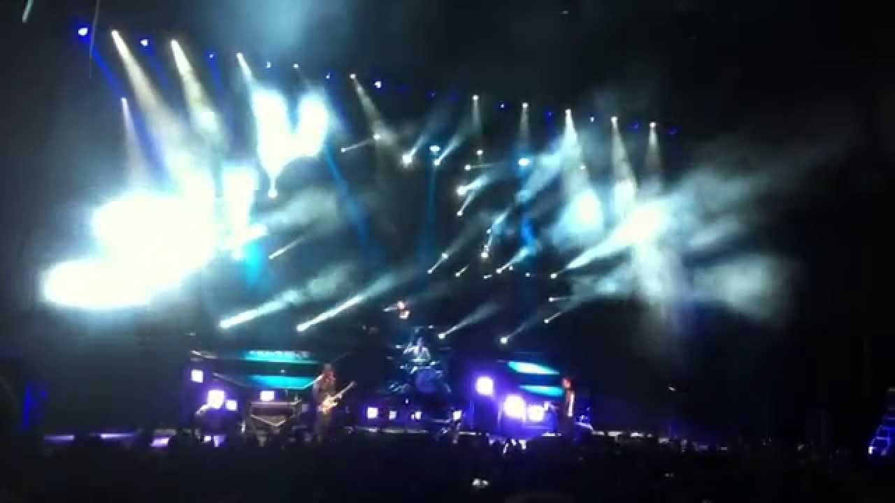 FALL OUT BOY – Παίζουν live το ‘We Are The Champions’ των QUEEN