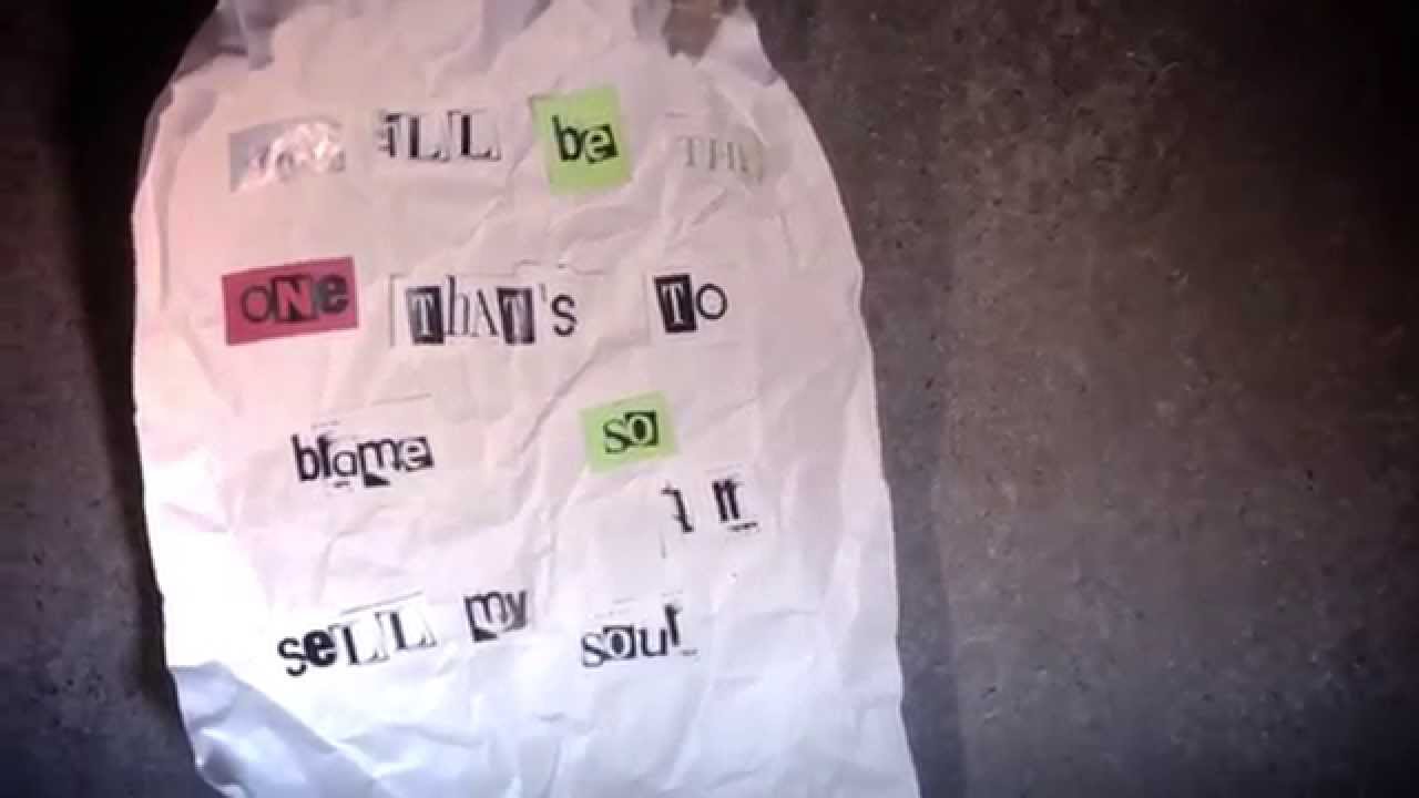 HELLYEAH – Δείτε το νέο lyric video του ‘Moth’