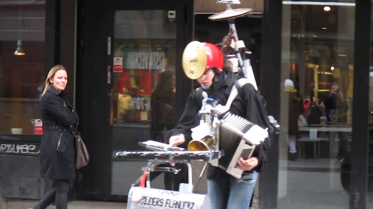 Swedish One-Man Band performs a cover of the ‘Star Wars’ Theme Song