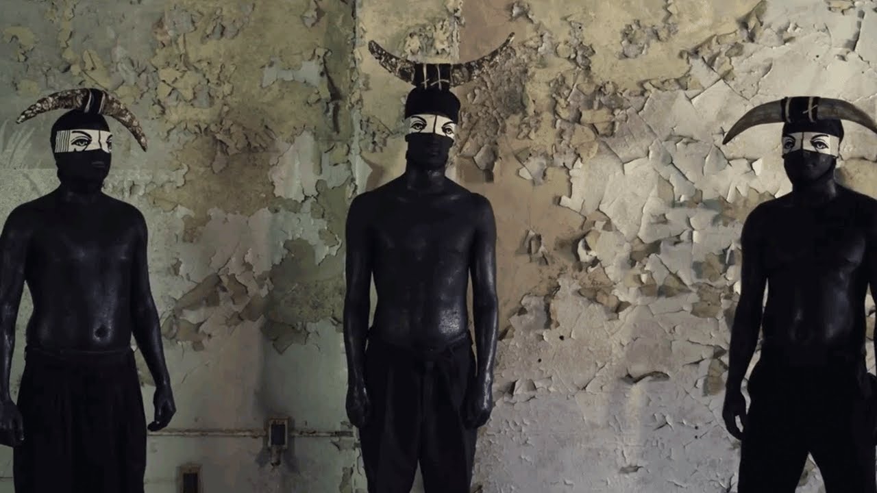 KING 810 – Δείτε το νέο video του ‘Fat Around The Heart’