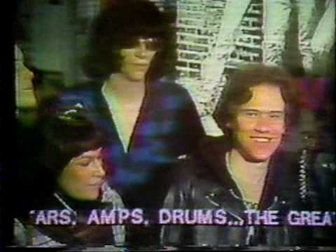 RAMONES – Δείτε ένα πολύ σπάνιο διαφημιστικό τους για το ‘House Of Guitars’ με αφορμή τον θάνατο του αξέχαστου ΤΟΜΜΥ RΑΜΟΝΕ
