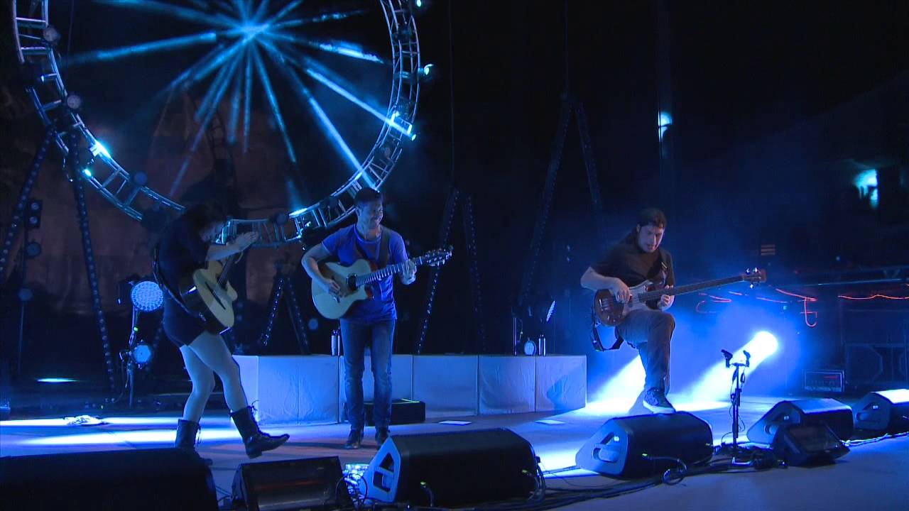 RODRIGO Y GABRIELA – Μαζί με τον Robert Trujillo (METALLICA) παίζουν ‘Metallica Medley’ στο Red Rocks Amphitheatre