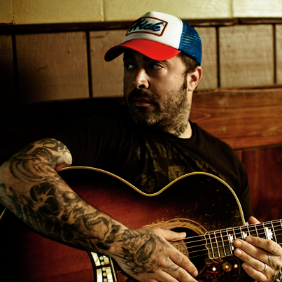 AARON LEWIS (STAIND) – Ασφαλής μετά από πτώση αεροσκάφους τύπου Cessna