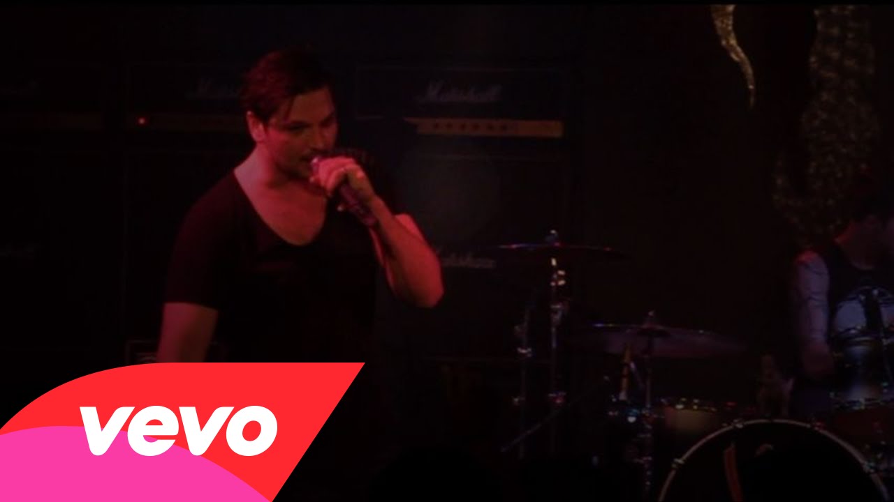 ADELITAS WAY – Δείτε το ΝΕΟ lyric video του ‘Save The World’