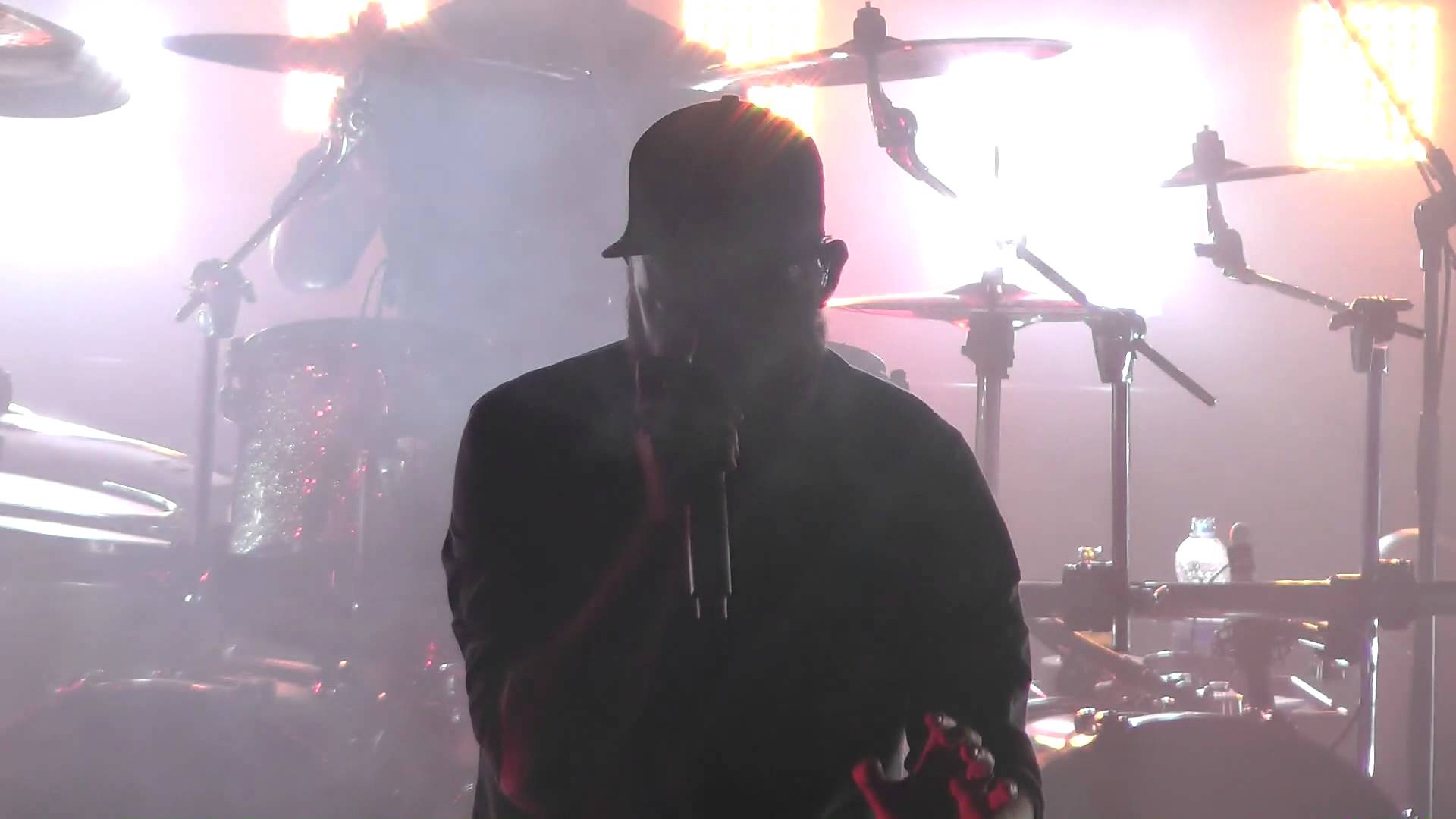 IN FLAMES – Δείτε να παίζουν live το ‘Trigger’ από την χθεσινή τους εμφάνιση στην Κρακοβία της Πολωνίας