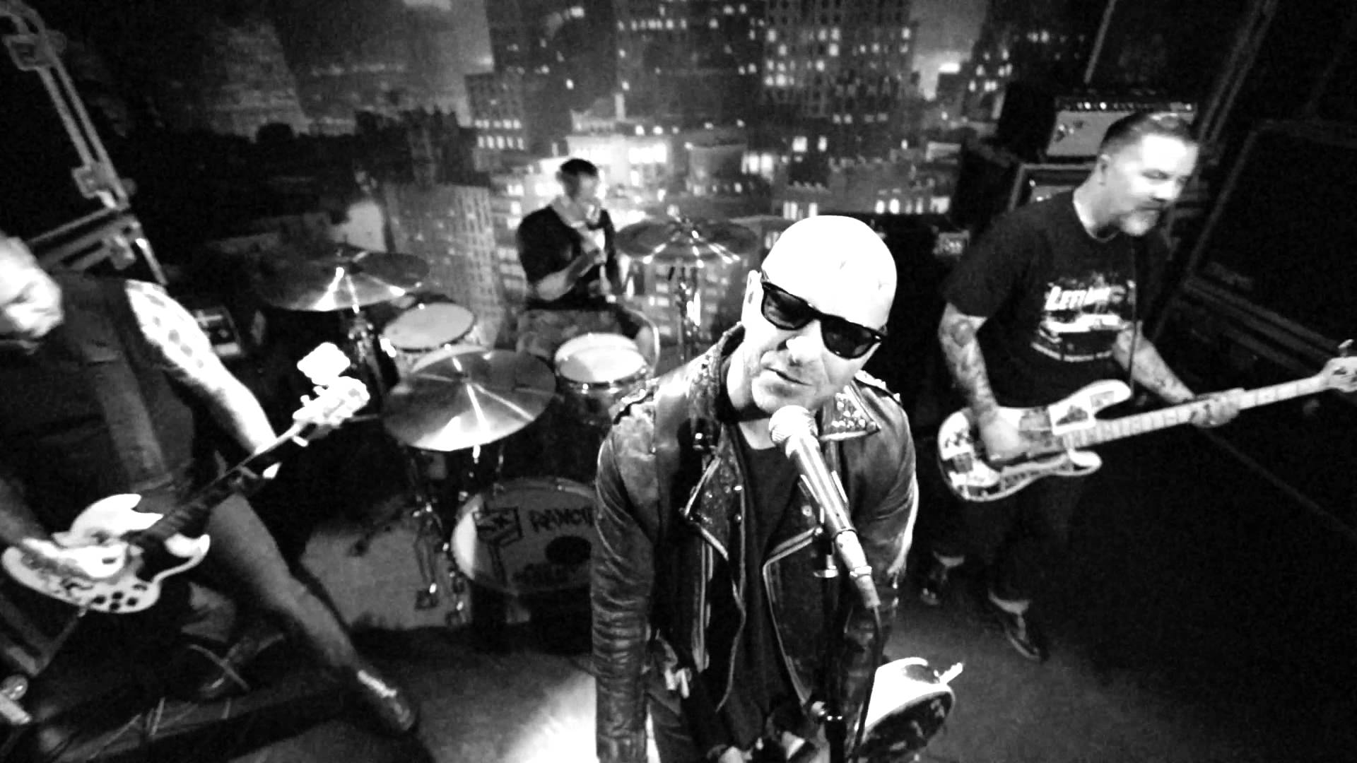RANCID – Παίζουν τα ΝΕΑ τους κομμάτια ‘Collision Course’, ‘Honor Is All We Know’ & ‘Evil’s My Friend’ σε ΕΝΑ video!