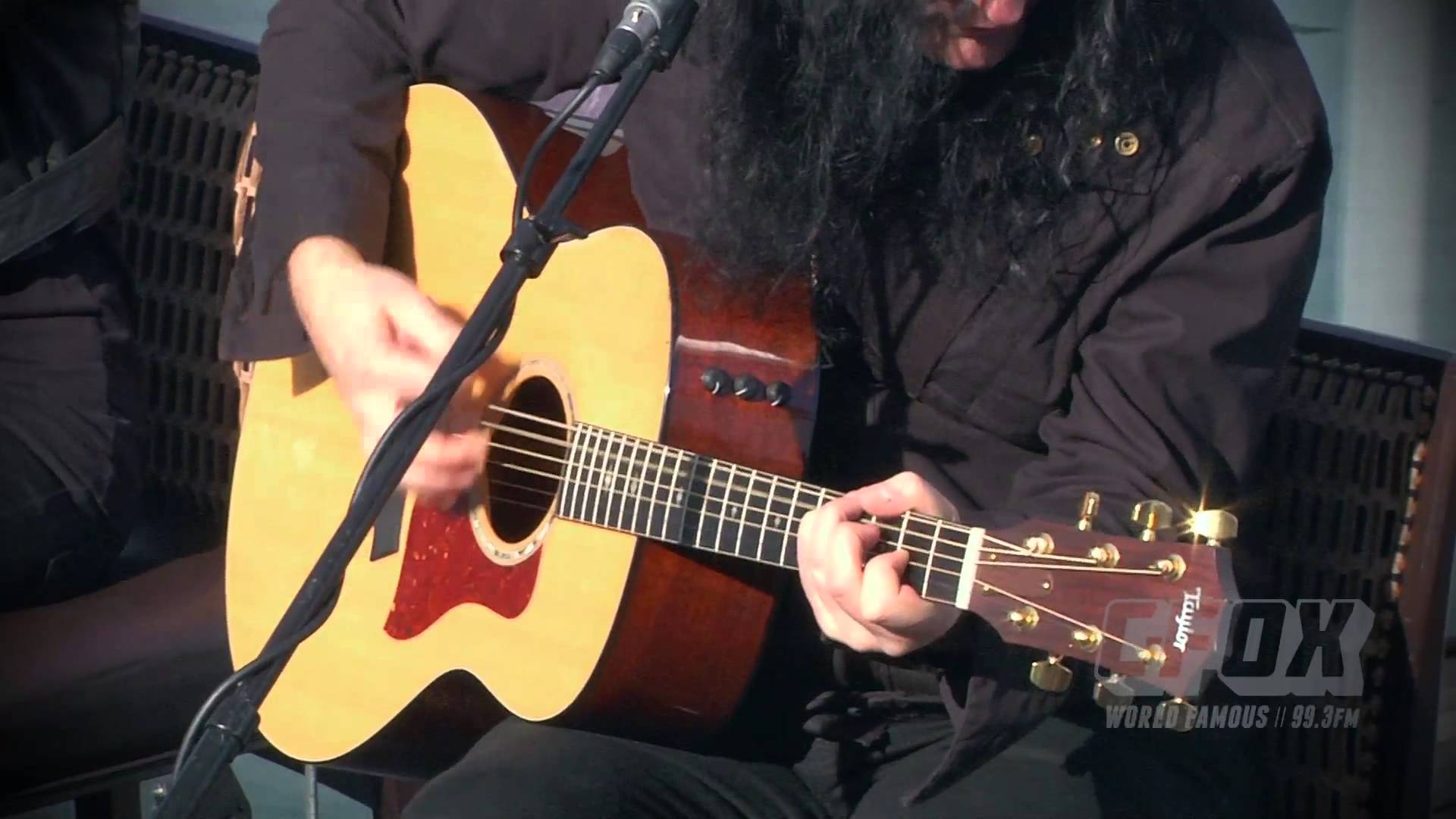 THE PRETTY RECKLESS – Διασκευάζουν το ‘Daughter’ των PEARL JAM σε ακουστική έκδοση