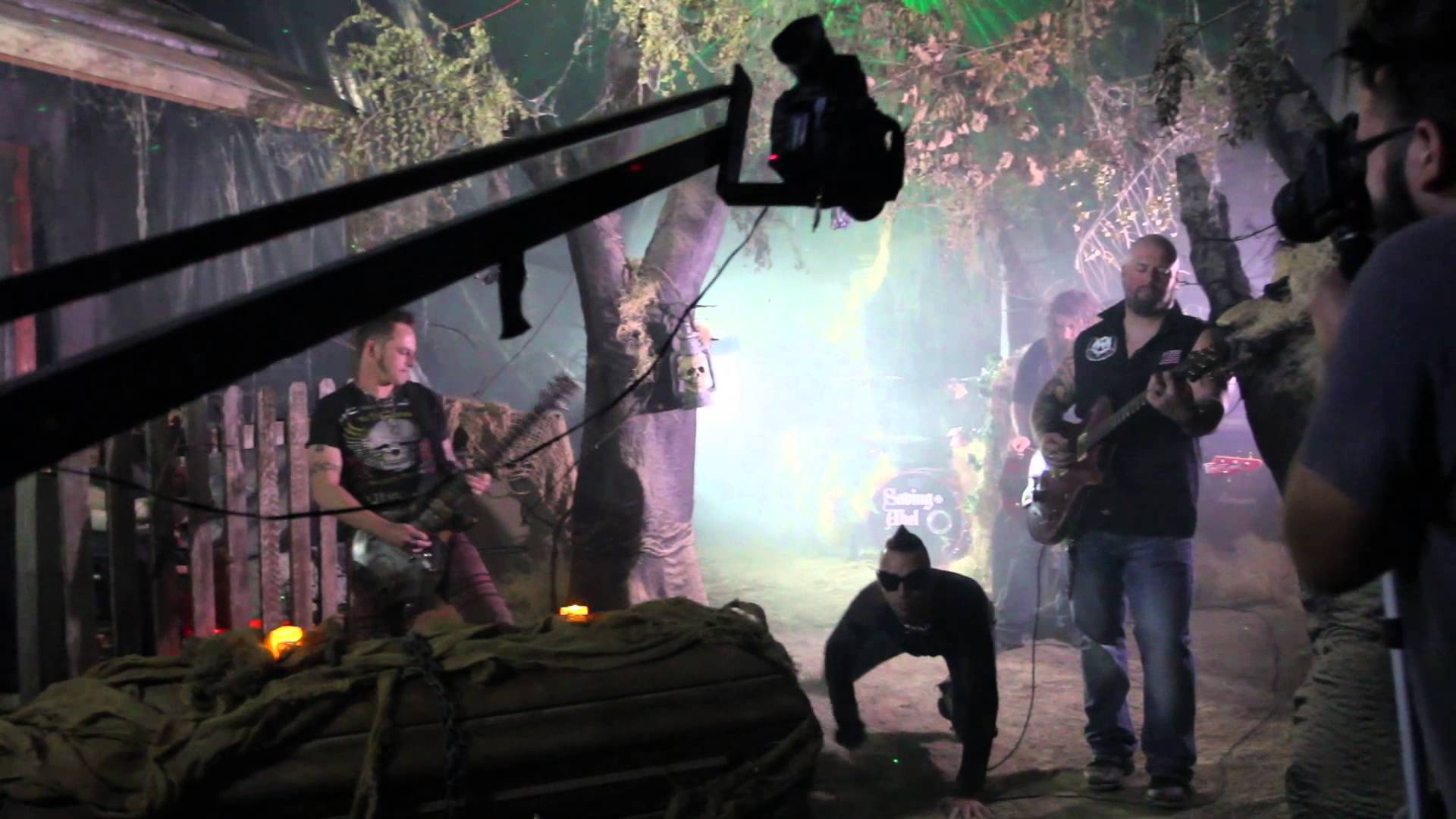 SAVING ABEL – Behind the Scenes από τα γυρίσματα του νέου τους video & single ‘Blood Stained Revolution’