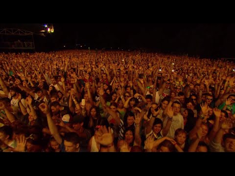2CELLOS – Δείτε να παίζουν το ‘You Shook Me All Night Long’ των AC/DC στο Exit Festival