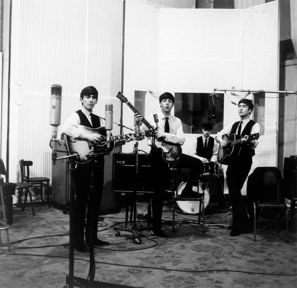 ΤΗΕ BEATLES – Δείτε την μπάντα πριν την φωτογράφηση του αξέχαστου ‘Abbey Road’