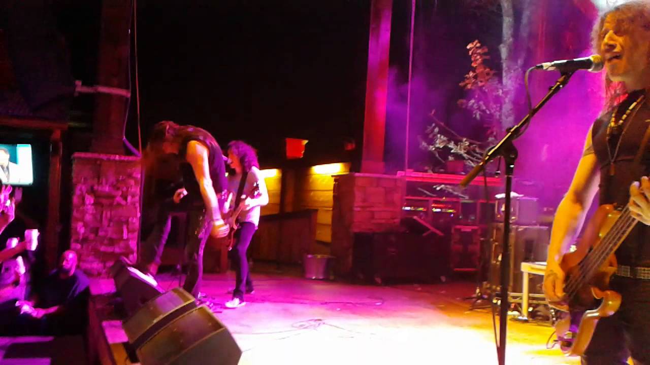 SEBASTIAN BACH – Δείτε να παίζουν live τα ‘Youth Gone Wild’ & ‘In a Darkened Room’ στο Silver Star του Los Angeles