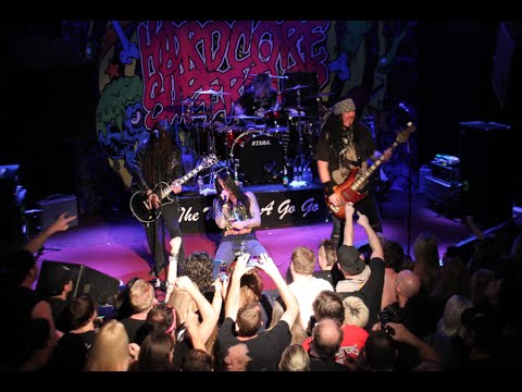 HARDCORE SUPERSTAR – Παίζουν τα ‘Moonshine’ & ‘She’s Offbeat’ στο ‘Whisky a go go’