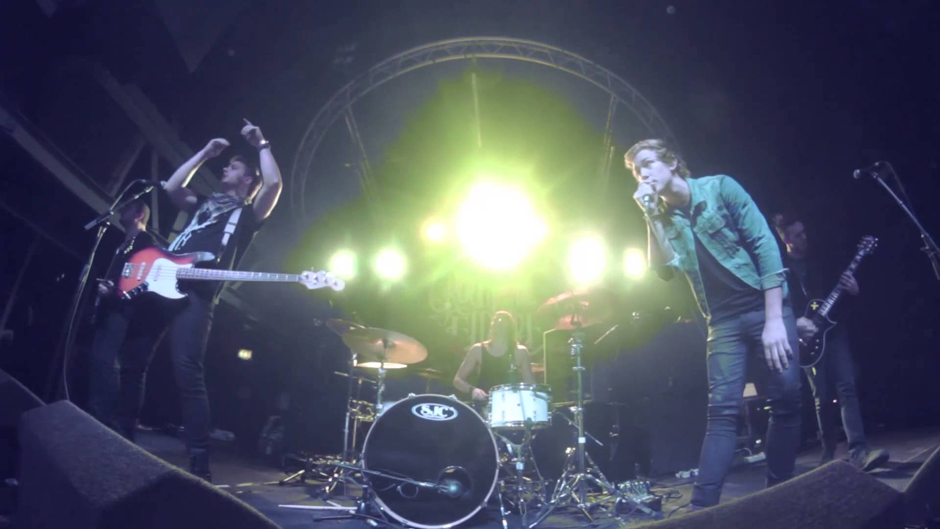 ALIVE LIKE ME – ΝΕΟ live video του ‘What Did You Expect’