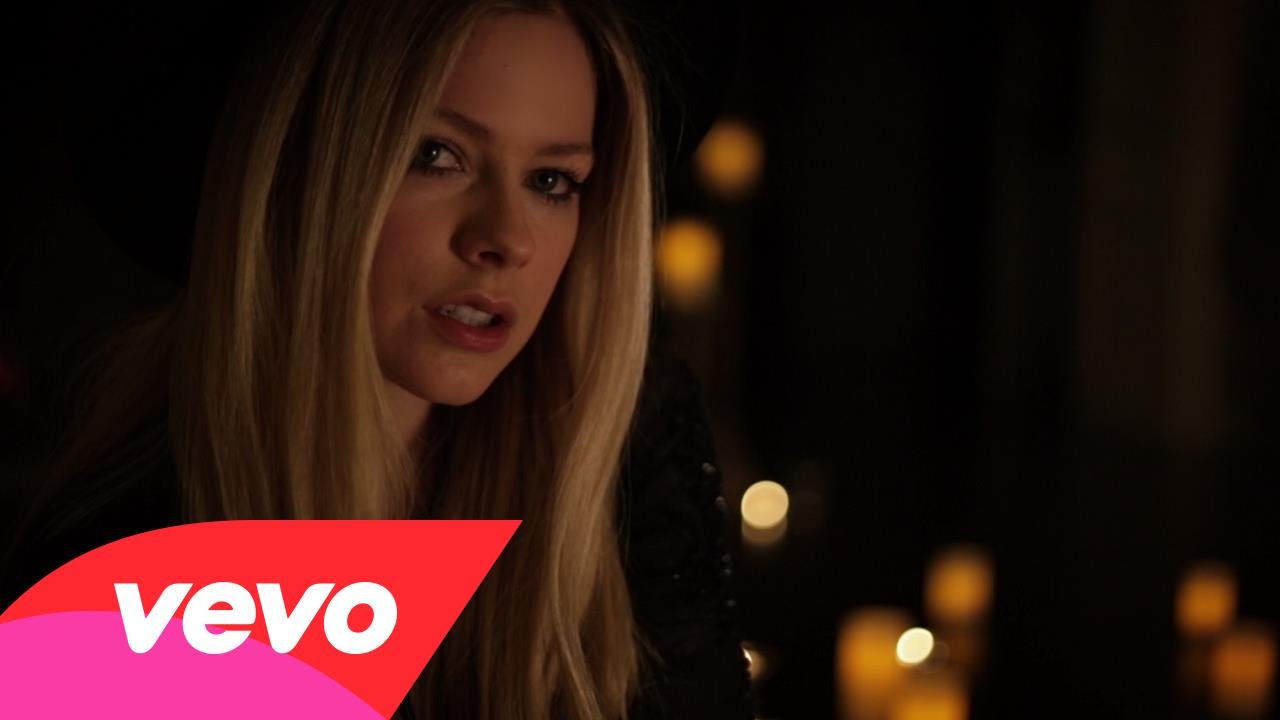 AVRIL LAVIGNE – Δείτε το video του ‘Give You What You Like’ το οποίο θα είναι και soundtrack της ταινίας ‘Babysitter’s Black Book’