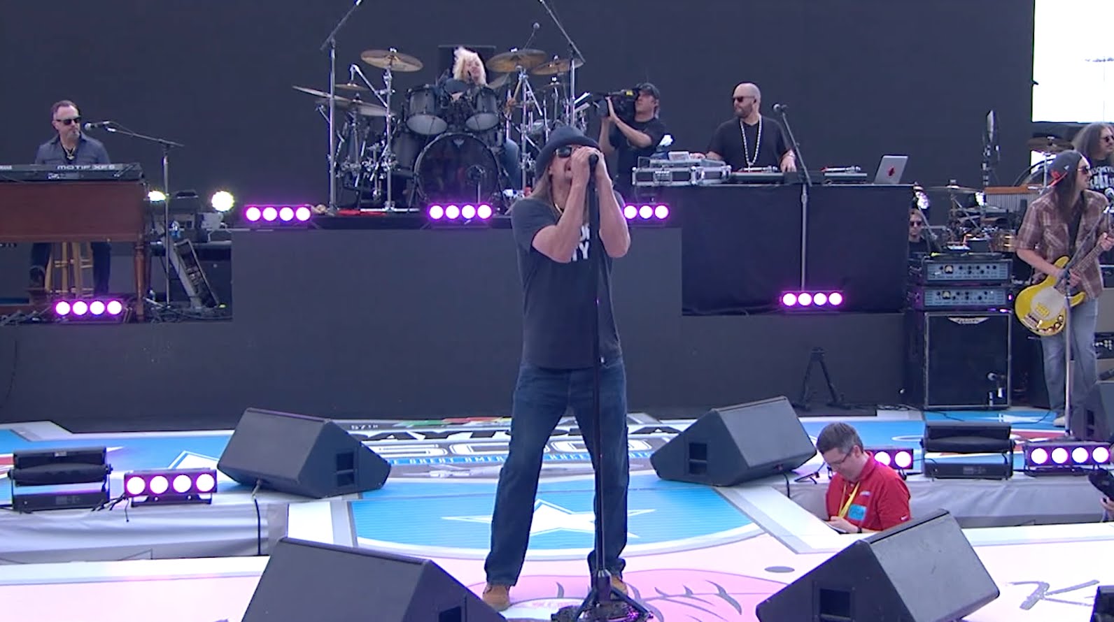 KID ROCK – Παίζει live στον αγώνα Daytona 500 το ΝΕΟ του single ‘First Kiss’