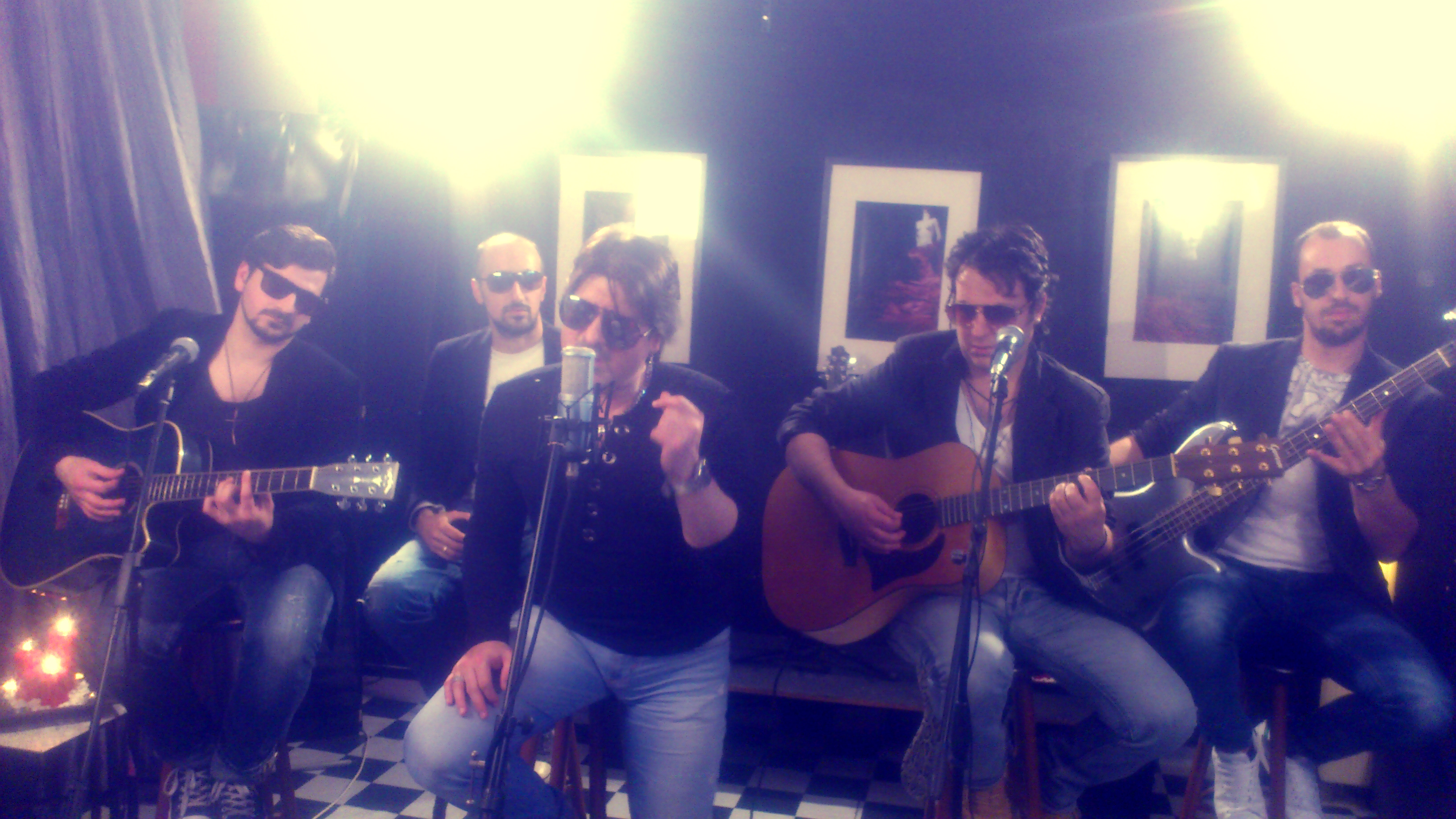 WILD ROSE – Eπιστρέφουν με το νέο ακουστικό single ‘I Want Your Love’