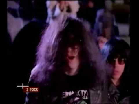 BORN TODAY: 19/5/1951 – Joey Ramone (The Ramones, Joey Ramone) (died April 15, 2001)
