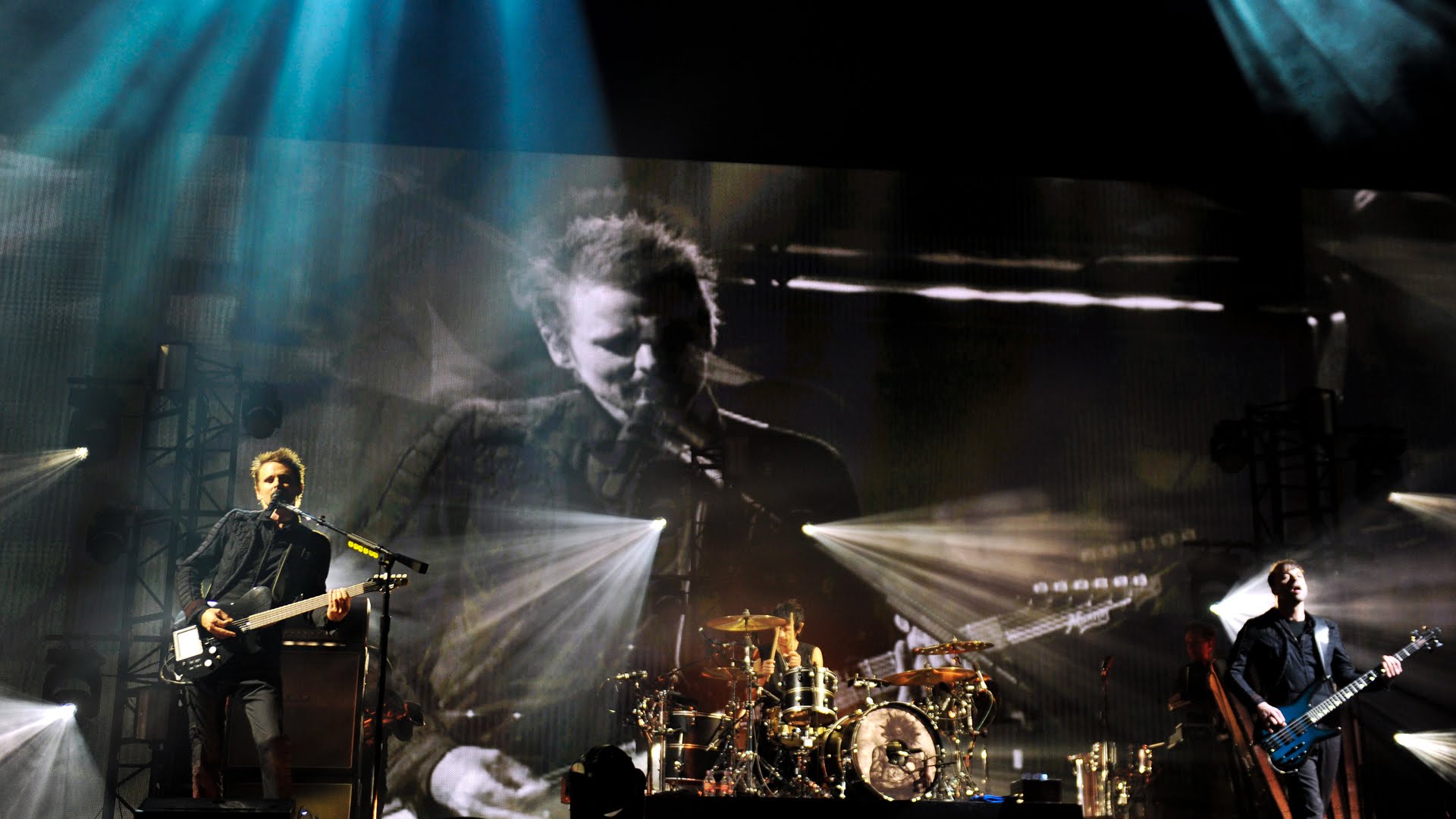 MUSE – Παίζουν live το ΝΕΟ τους κομμάτι με τίτλο ‘Mercy’ στο Radio 1’s Big Weekend 2015
