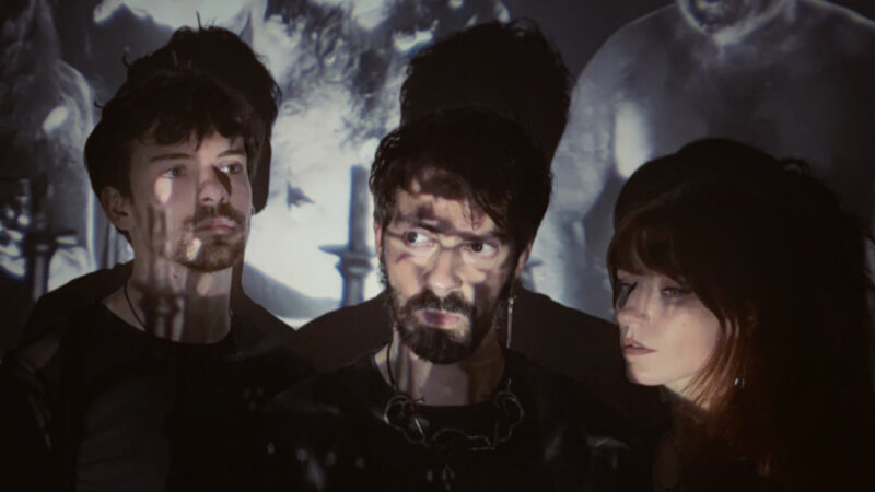 Το doom metal τρίο WITCHORIOUS πρόκειται να υπογράψει συμβόλαιο με τη γαλλική δισκογραφική εταιρεία Mrs Red Sound (Mars Red Sky, Red Sun Atacama…).