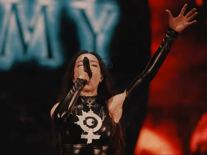 Οι ARCH ENEMY κυκλοφορούν επίσημο live βίντεο για το ”Nemesis”, με τη συμμετοχή της νέας τραγουδίστριας LAUREN HART