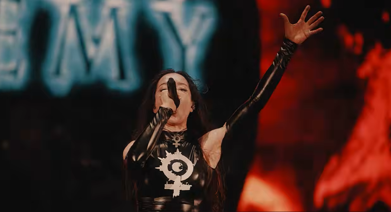 Οι ARCH ENEMY κυκλοφορούν επίσημο live βίντεο για το ”Nemesis”, με τη συμμετοχή της νέας τραγουδίστριας LAUREN HART