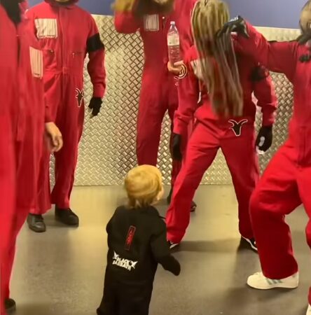 Slipknot with child