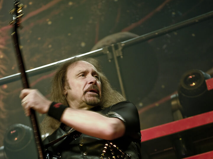 Ο ”Ian Hill” των ”Judas Priest” ανακοινώνει την αποχώρησή του. Tη θέση του αναλαμβάνει ο Dave Rimmer των Uriah Heep