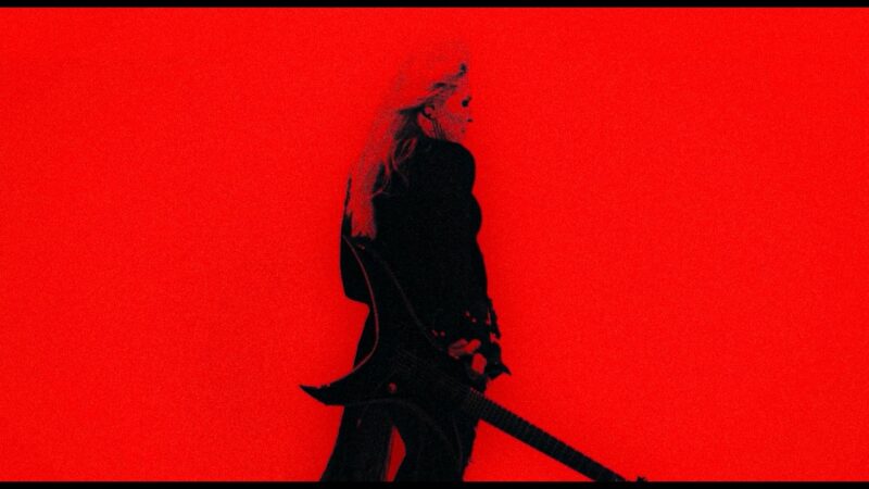 LITA FORD: Δείτε βίντεο για το νέο της τραγούδι ‘Dracula’