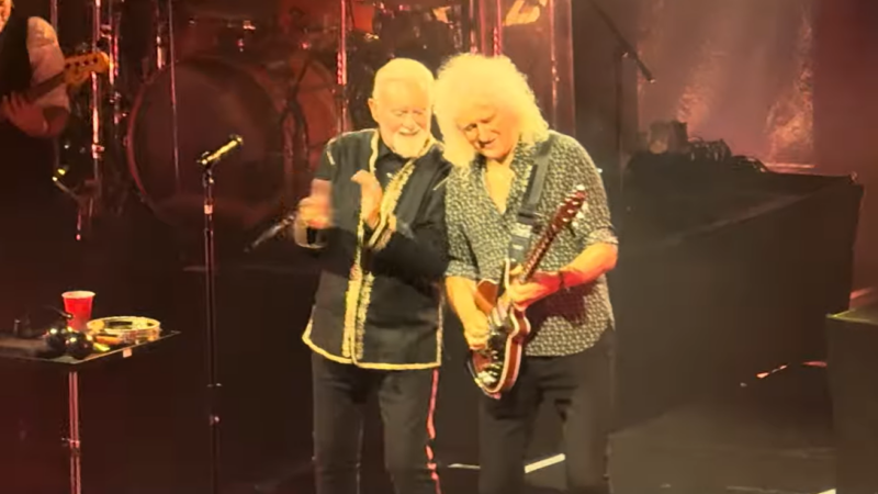 Ο ”Roger Taylor” και ο ”Brian May” των ”Queen” επανενώνονται στη σκηνή στο Λονδίνο!